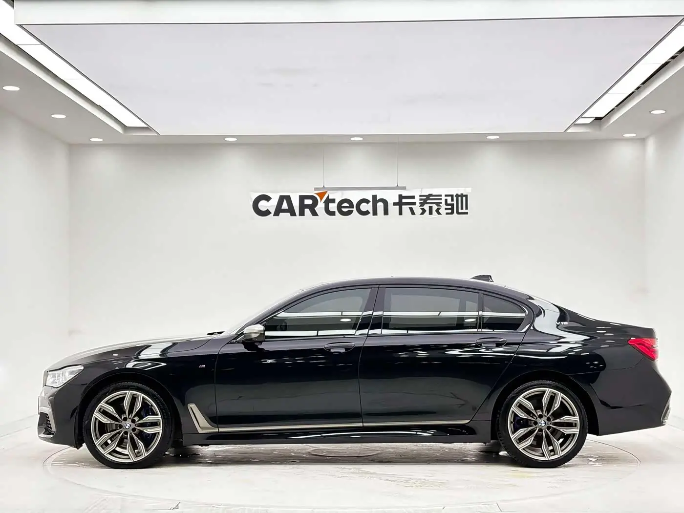 BMW 7 Series 2020 — Фото 7/17