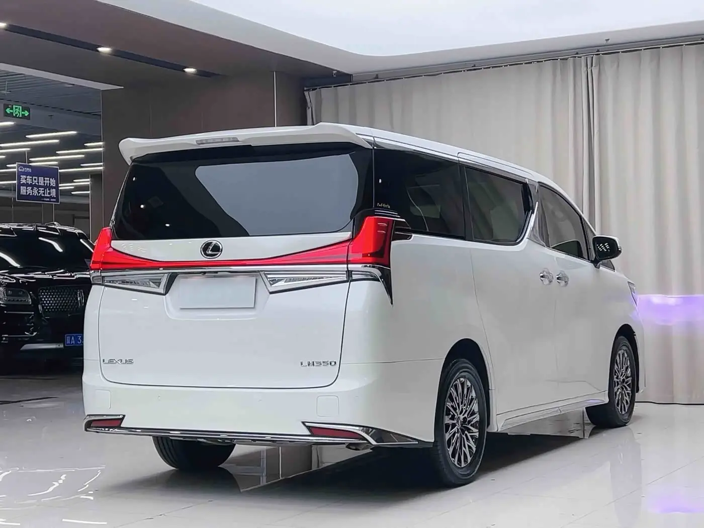 Toyota Alphard 2019 — Şəkil 19/20