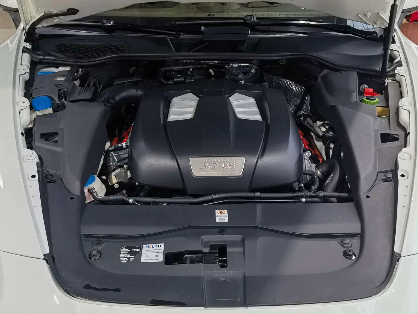 Porsche Cayenne 2014 — Photo 19/20