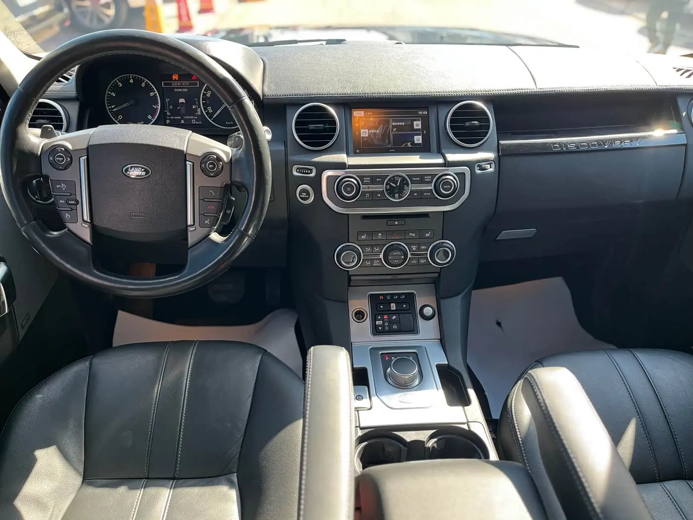 Land Rover Discovery 2016 — Фото 19/20