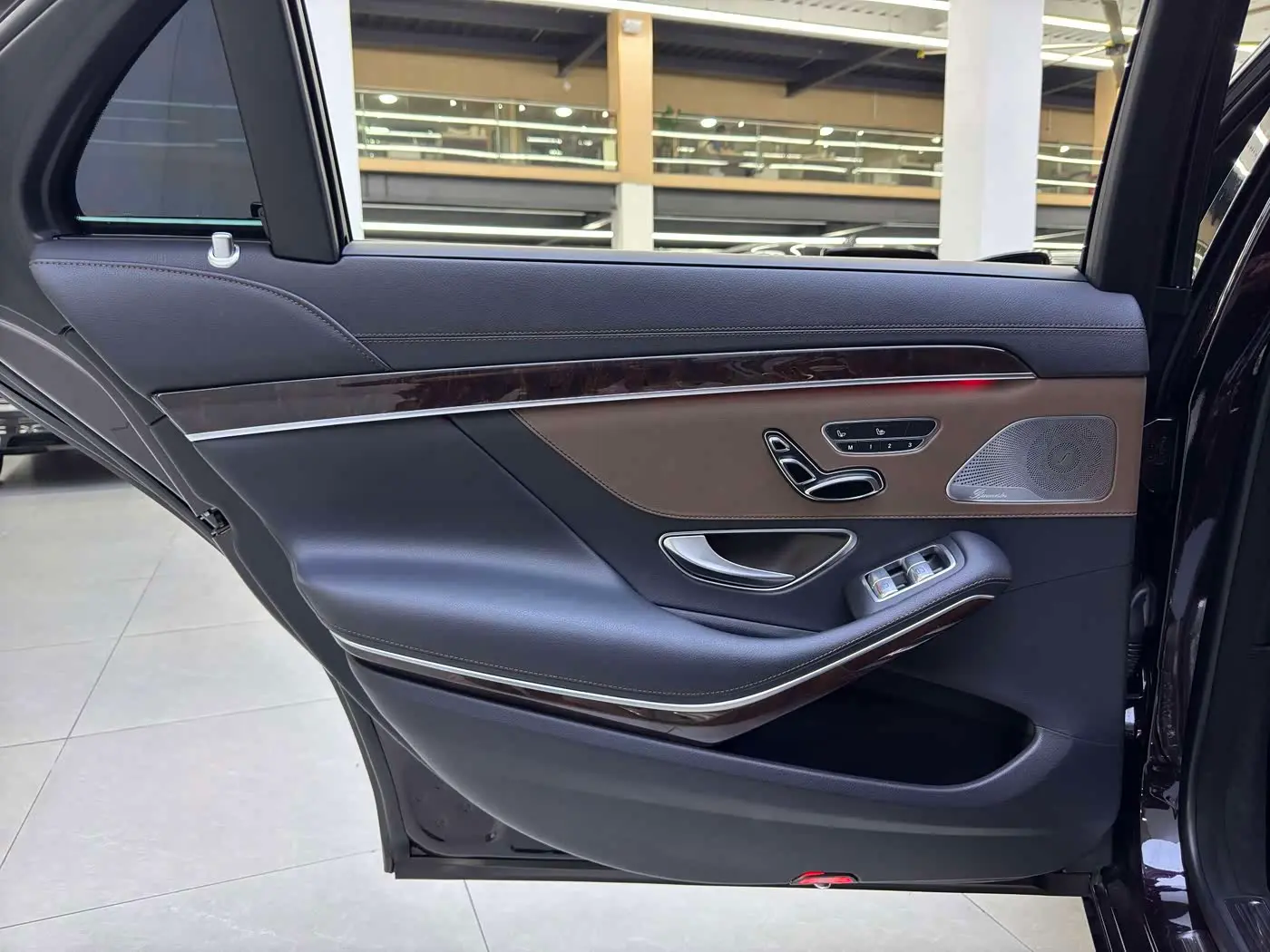 Mercedes-Benz S-Class 2018 — Photo 3/14