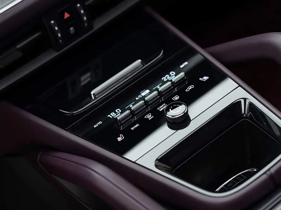 Porsche Cayenne 2023 — Photo 14/20