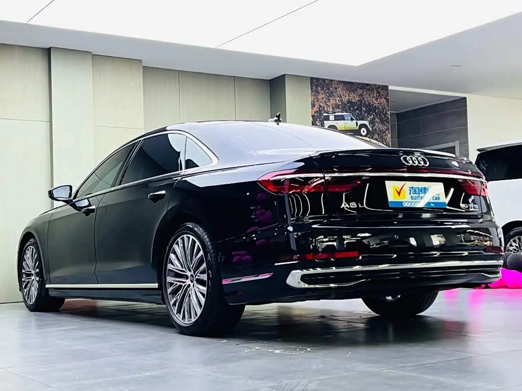 Audi A8 2025 — Photo 6/16