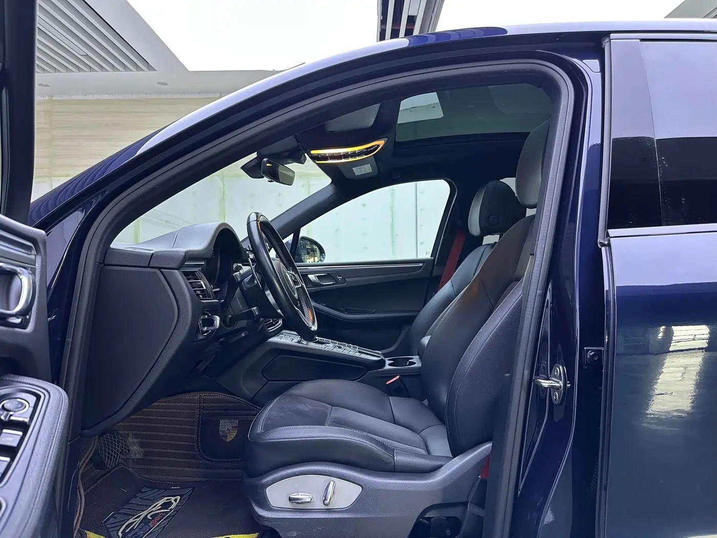 Porsche Macan 2019 — ფოტო 8/14