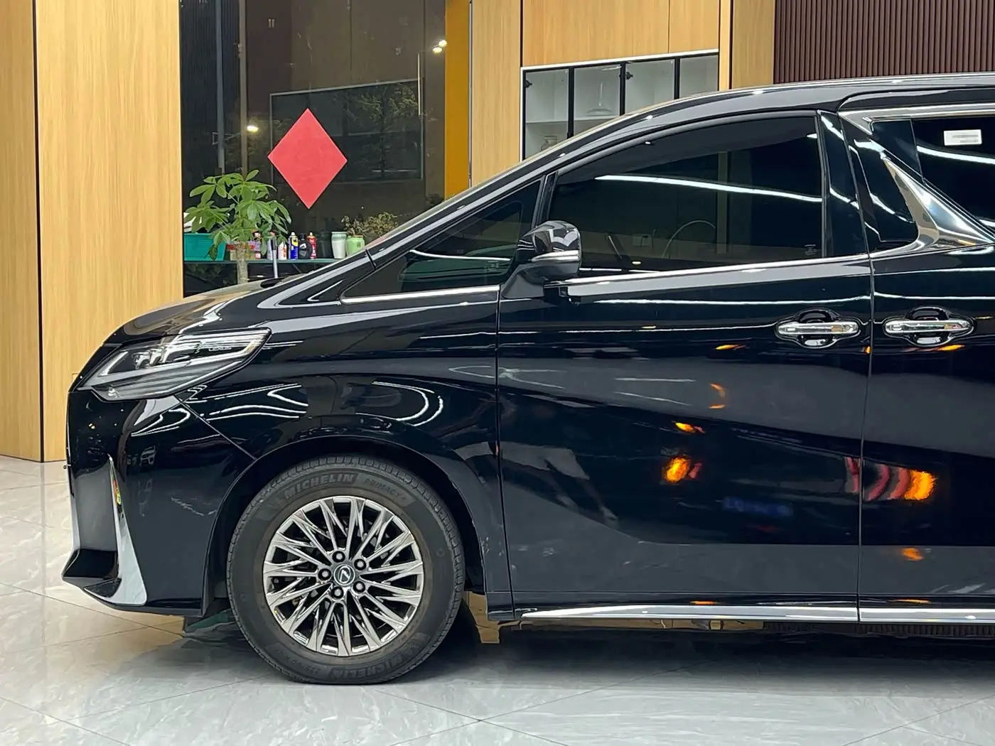 Lexus LM 2020 — Фото 13/20