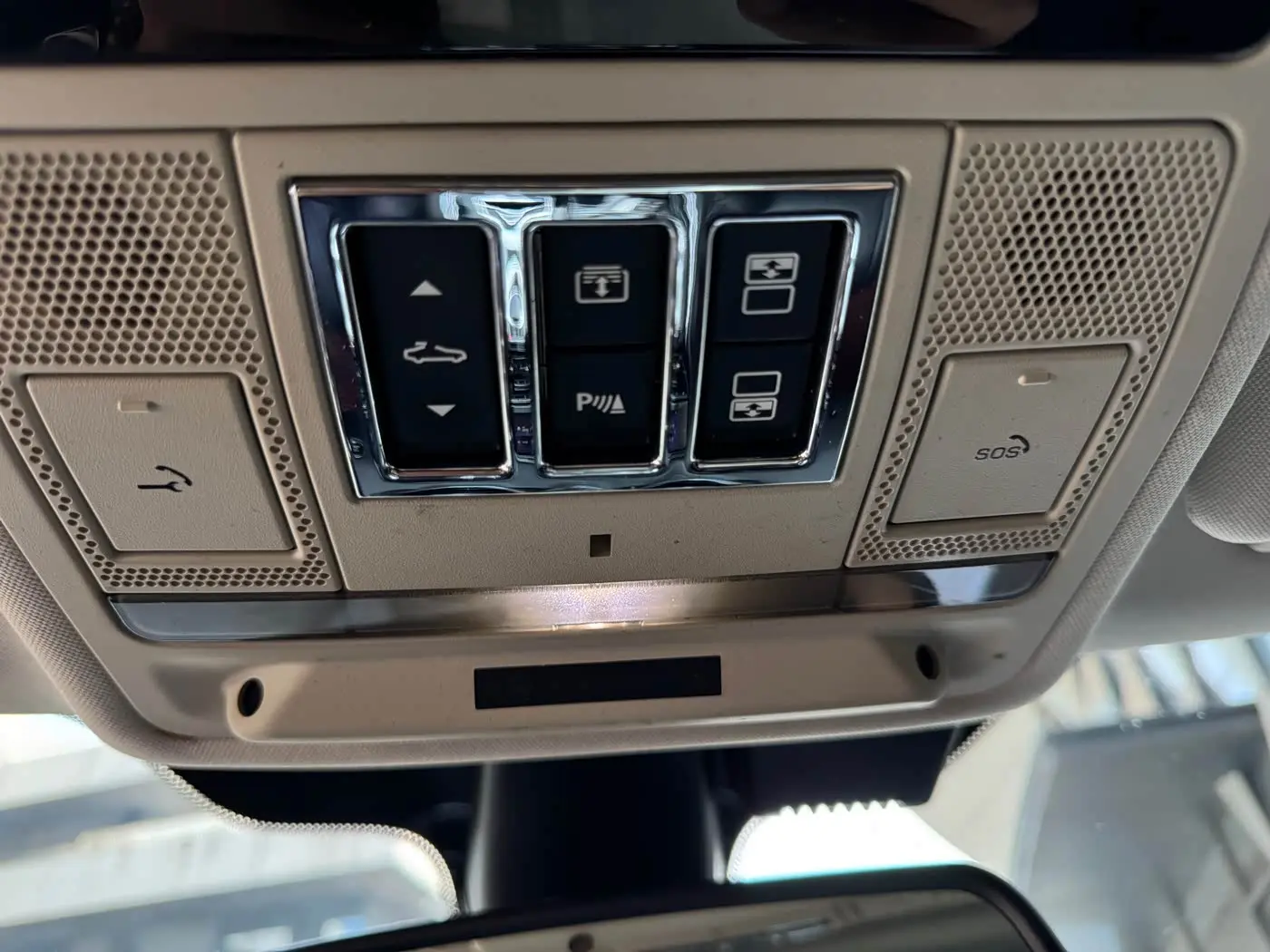Jaguar XJ 2018 — Photo 12/20