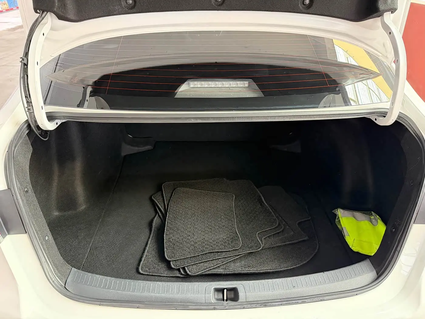Toyota Corolla 2023 — Photo 14/17