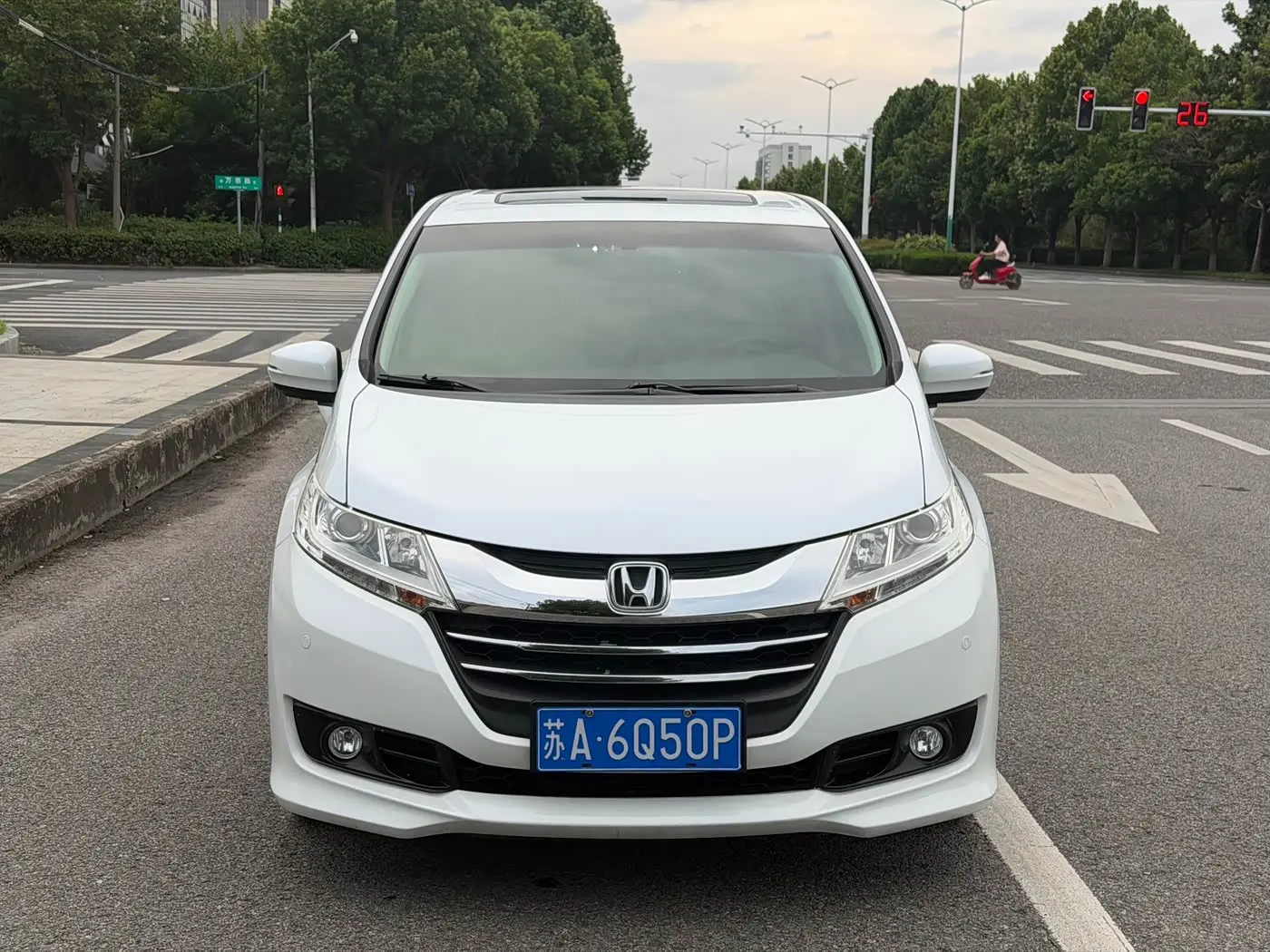 Honda Odyssey 2018 — ფოტო 2/20