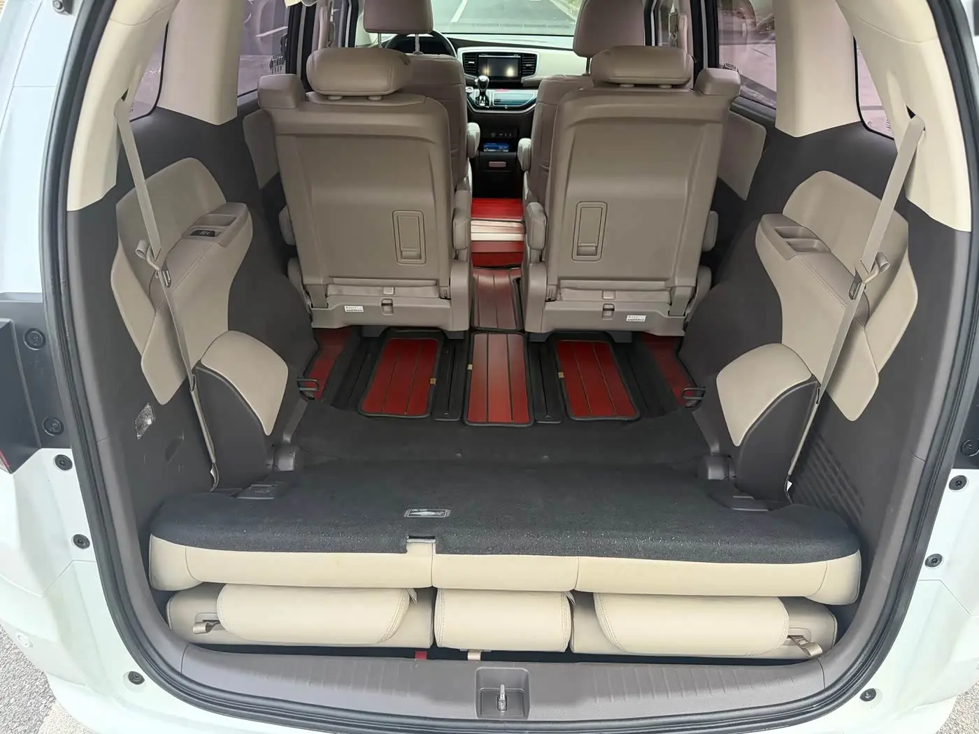Honda Odyssey 2018 — ფოტო 18/20