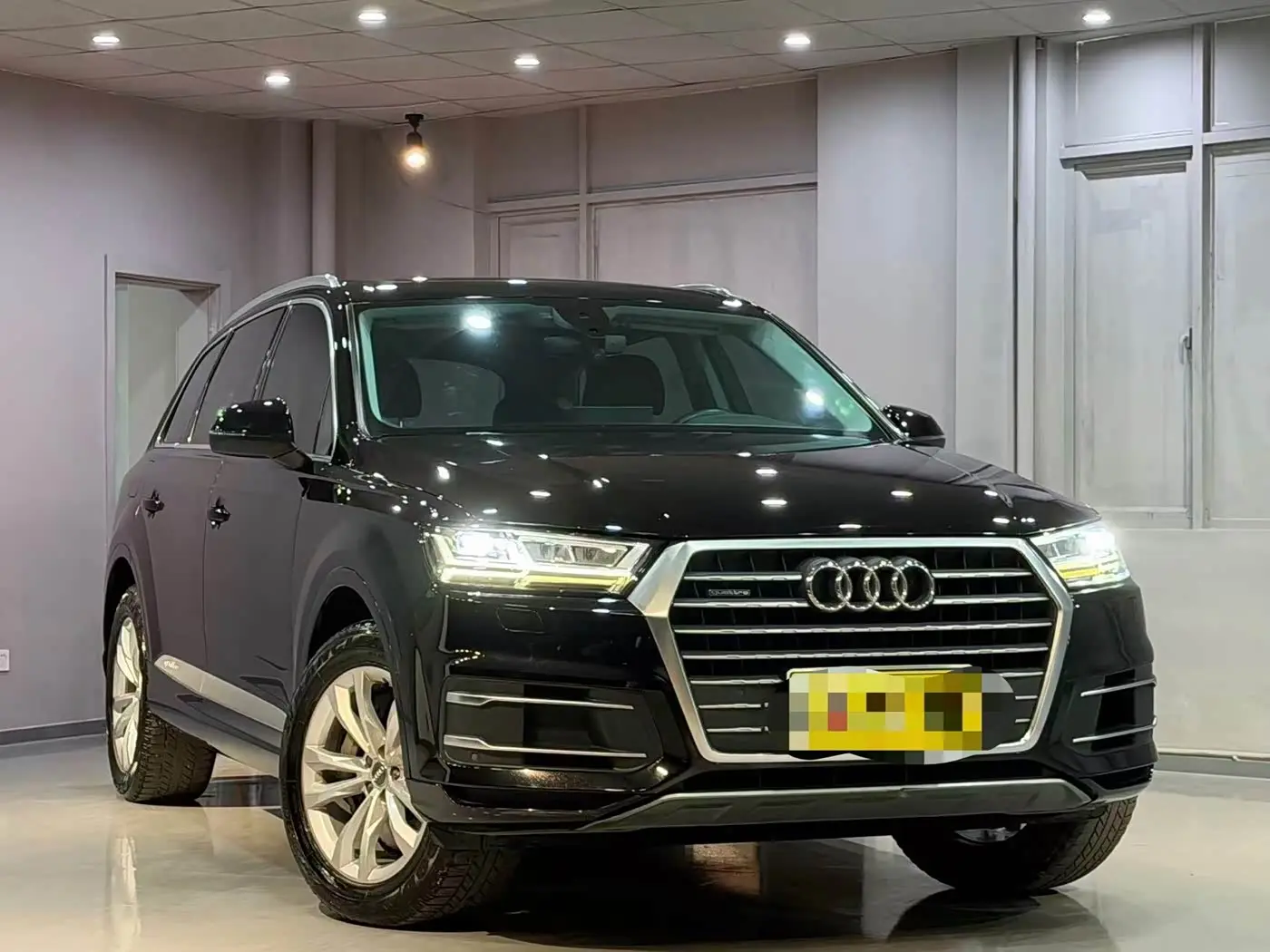 Audi Q7 2019 — Фото 2/20