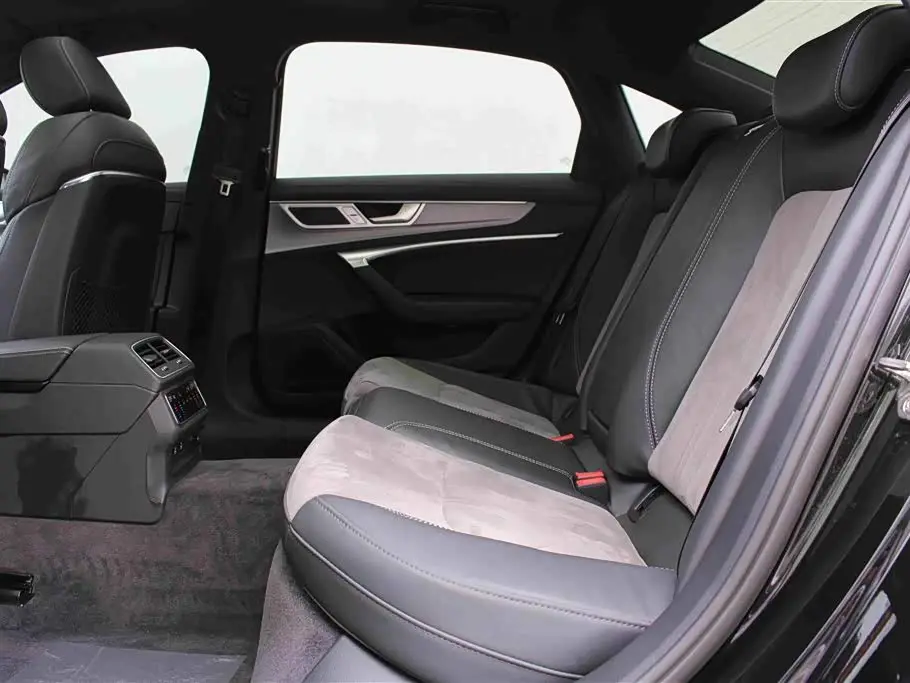 Audi A6L 2024 — Photo 15/18