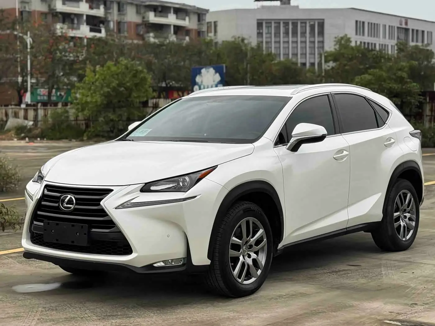 Lexus NX 2016 — Photo 3/10