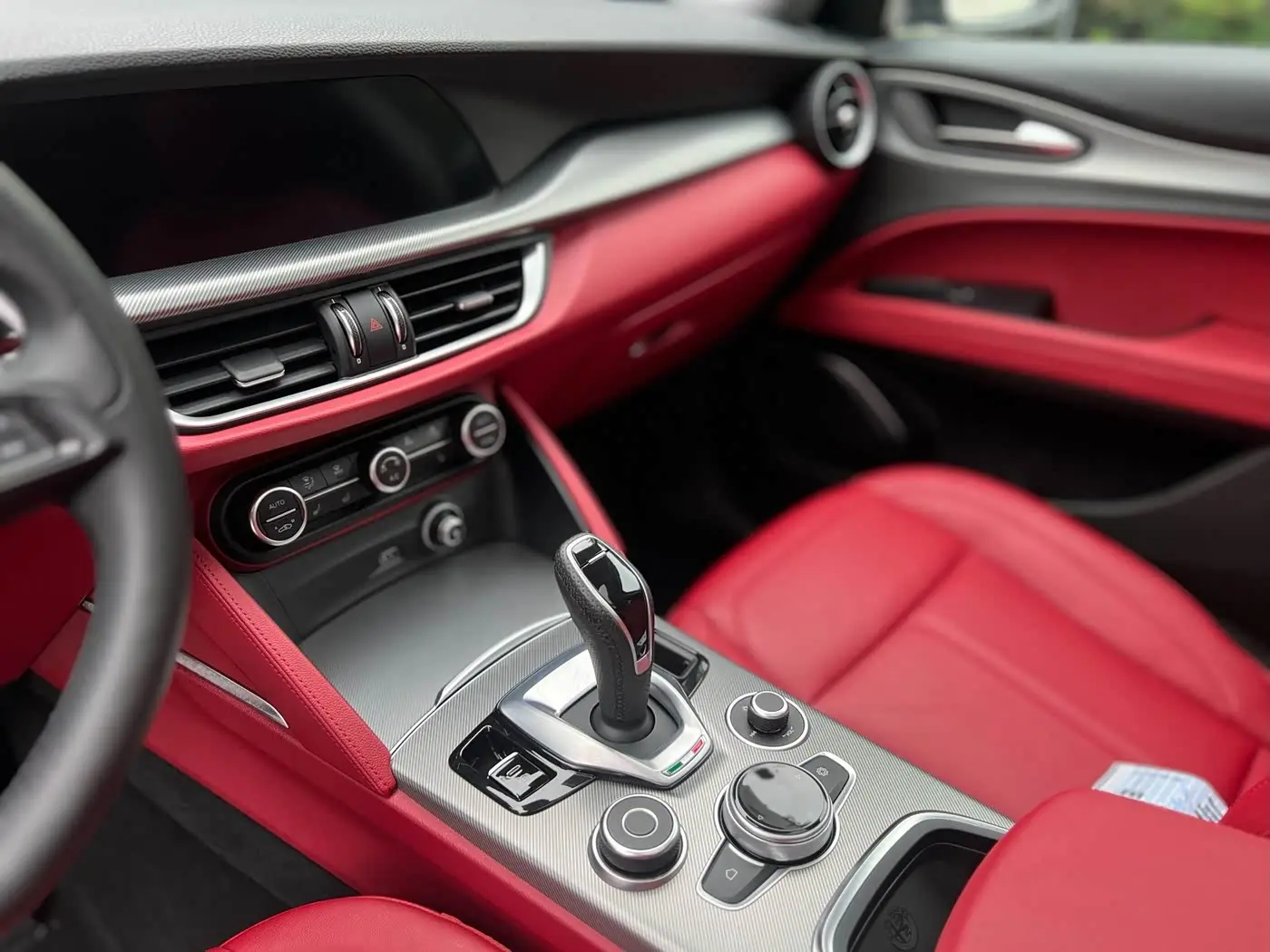 Alfa Romeo Stelvio 2020 — Photo 5/14