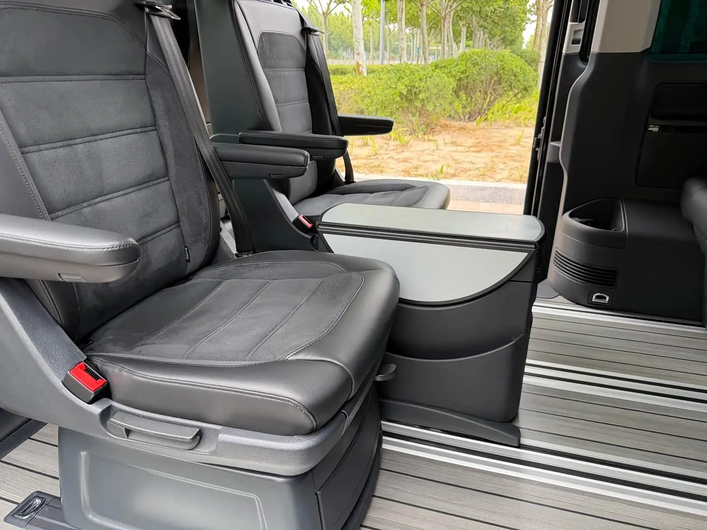 Volkswagen Multivan 2019 — Şəkil 19/20