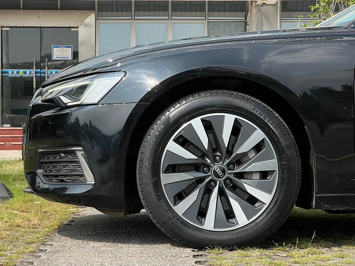 Audi A6L 2022 — Photo 10/20