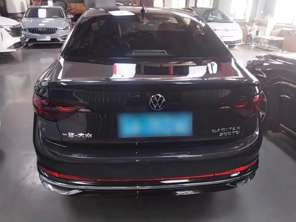 Volkswagen Sagitar 2022 — Photo 6/20