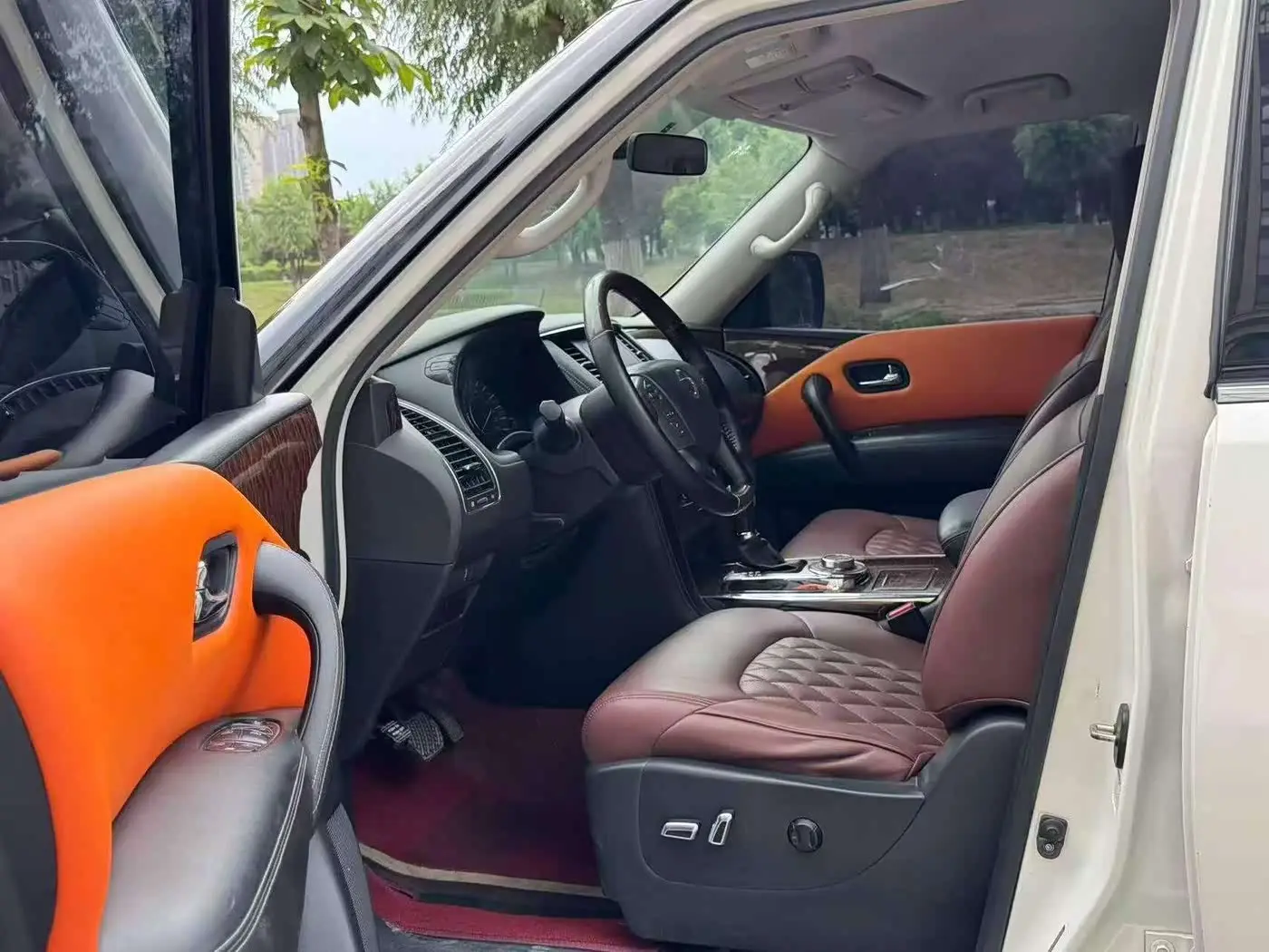 Nissan Patrol 2019 — Photo 4/9