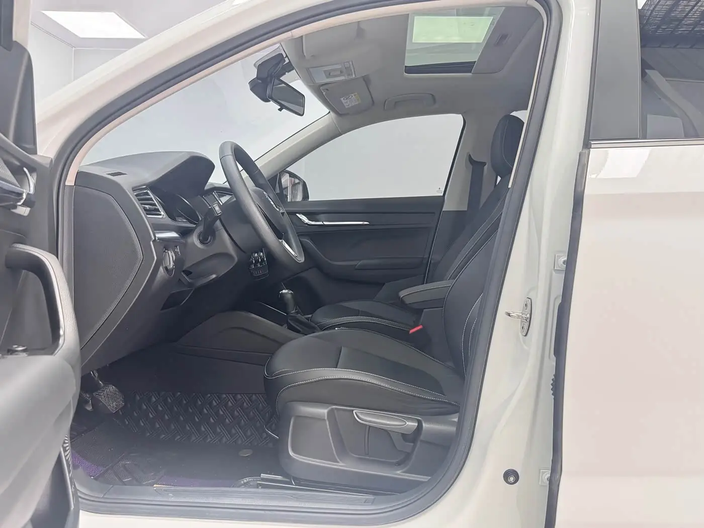 Škoda Kamiq 2023 — Photo 9/17