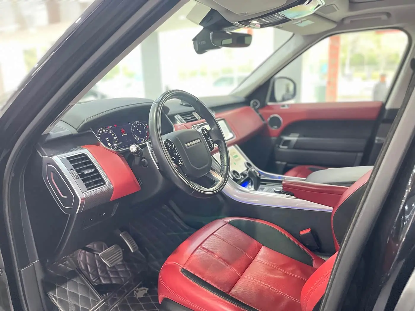 Land Rover Range Rover Sport 2022 — Photo 3/8