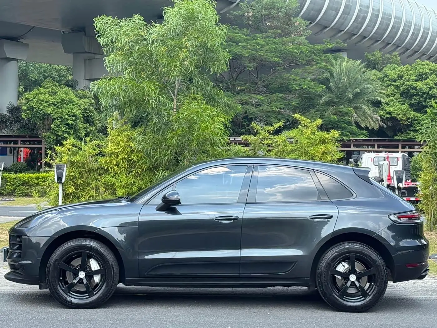 Porsche Macan 2019 — Фото 7/17