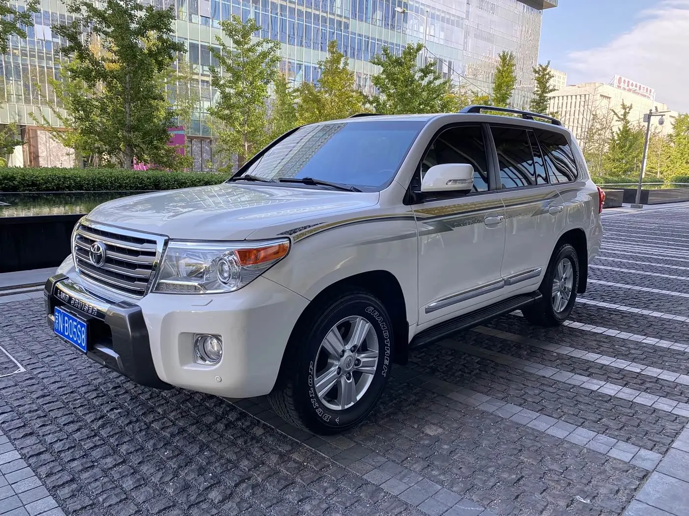 Toyota Land Cruiser 2015 — Фото 1/20