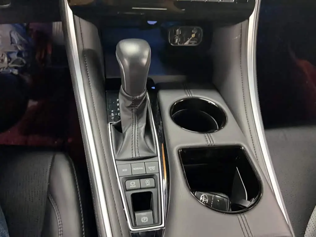 Toyota Avalon 2024 — Photo 9/18