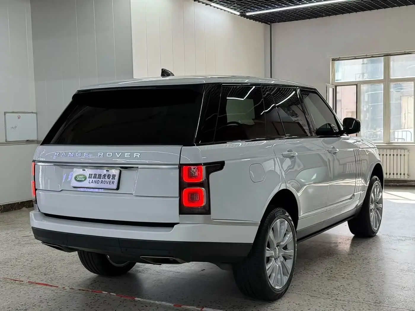 Land Rover Range Rover 2020 — Photo 9/9
