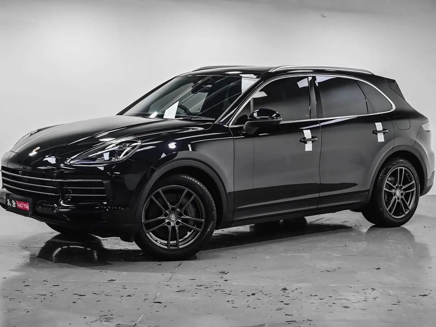 Porsche Cayenne 2018 — Photo 1/11