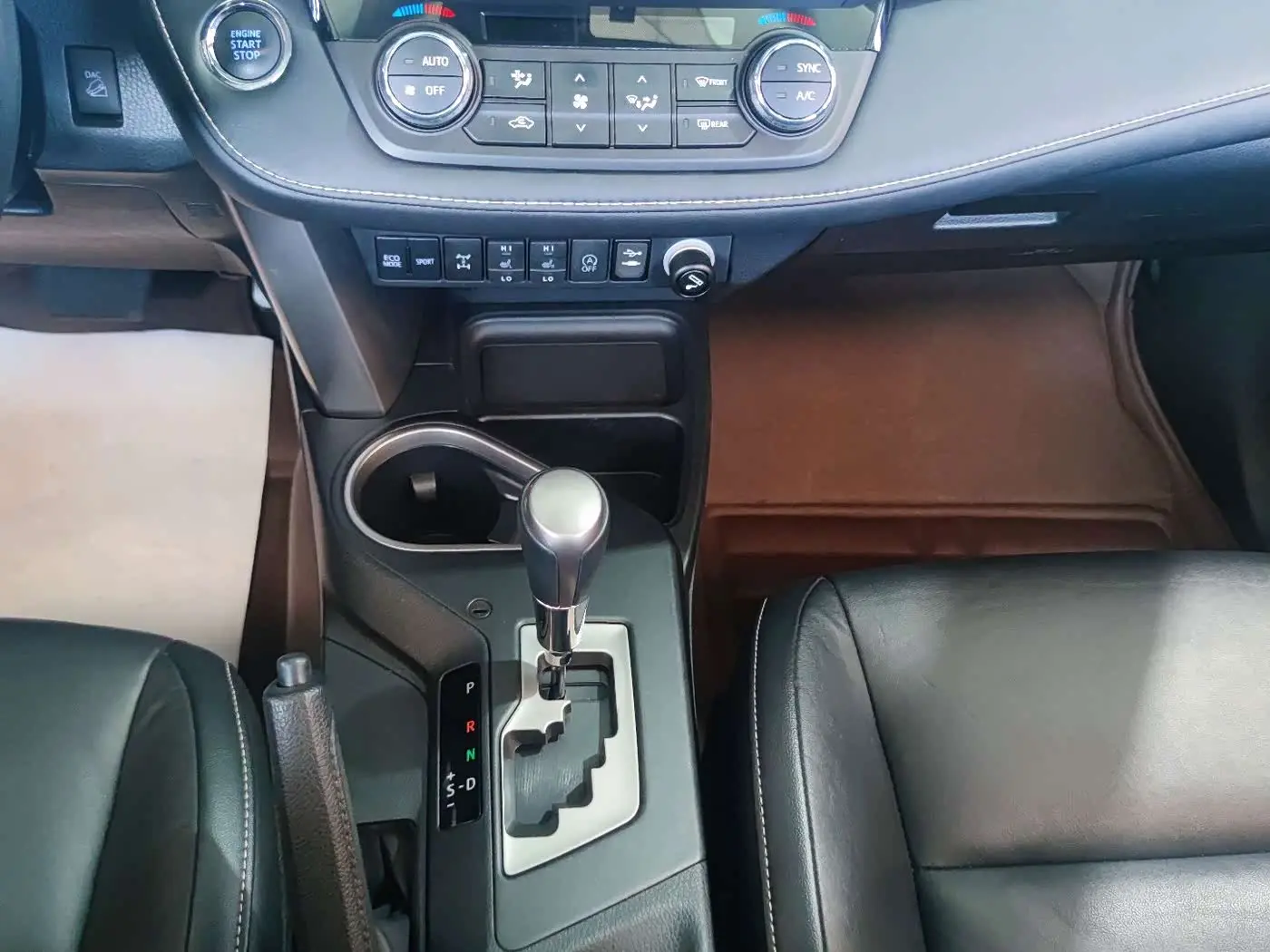 Toyota RAV4 Rongfang 2018 — Photo 8/16