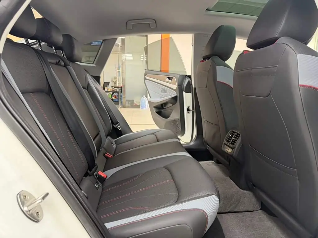 Volkswagen Lamando 2023 — Photo 9/20
