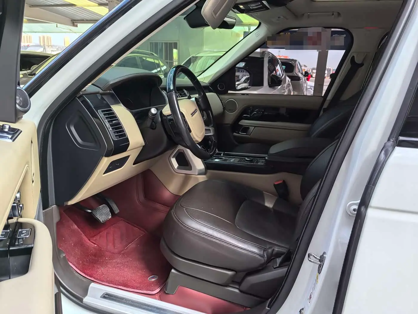 Land Rover Range Rover 2018 — Photo 7/12