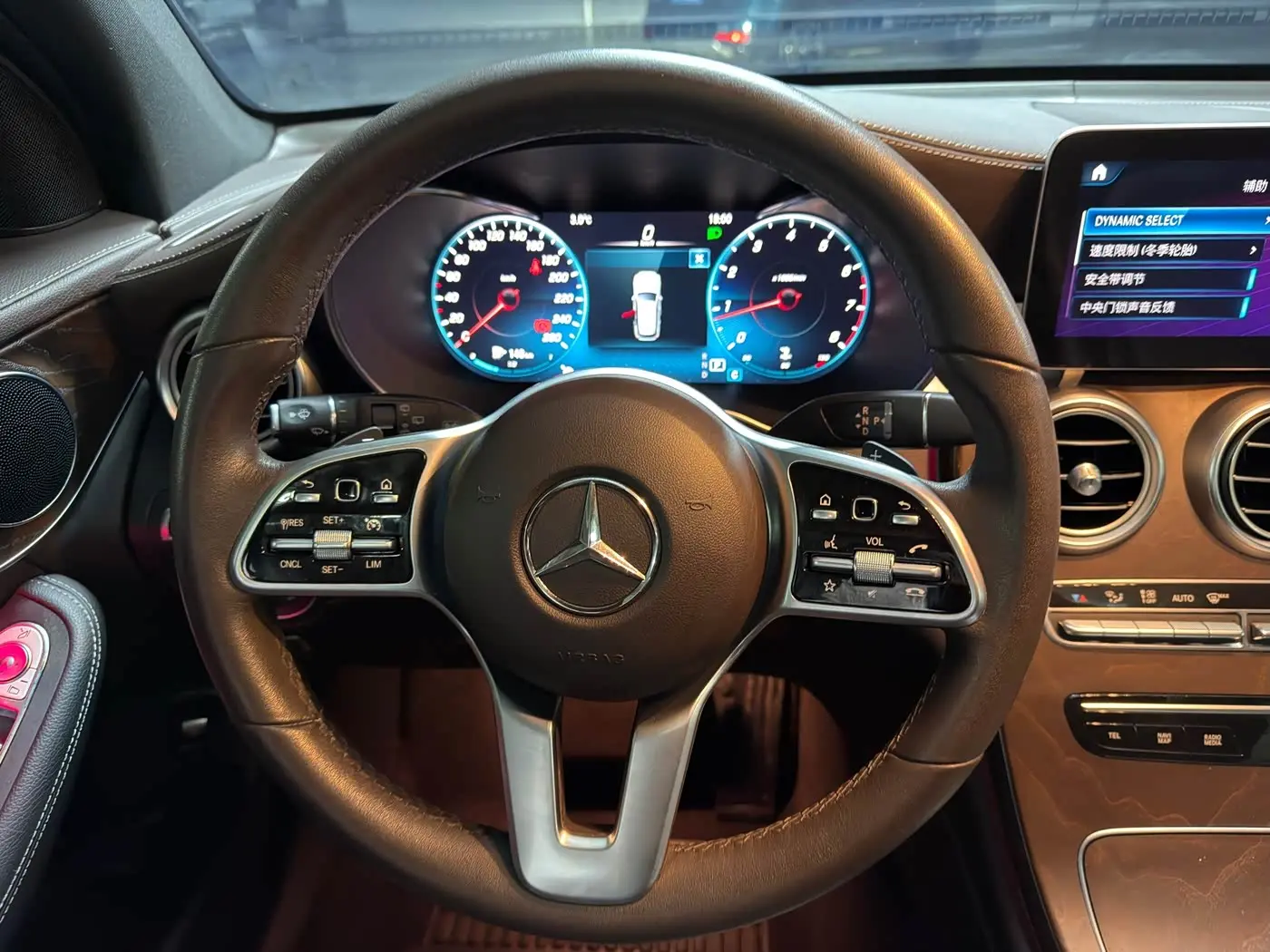 Mercedes-Benz GLC 2020 — Photo 12/20