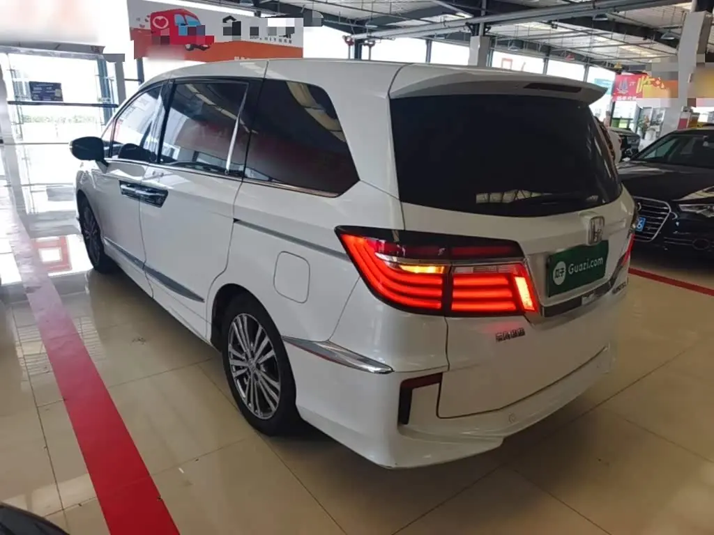 Honda Elysion 2019 — Photo 4/19