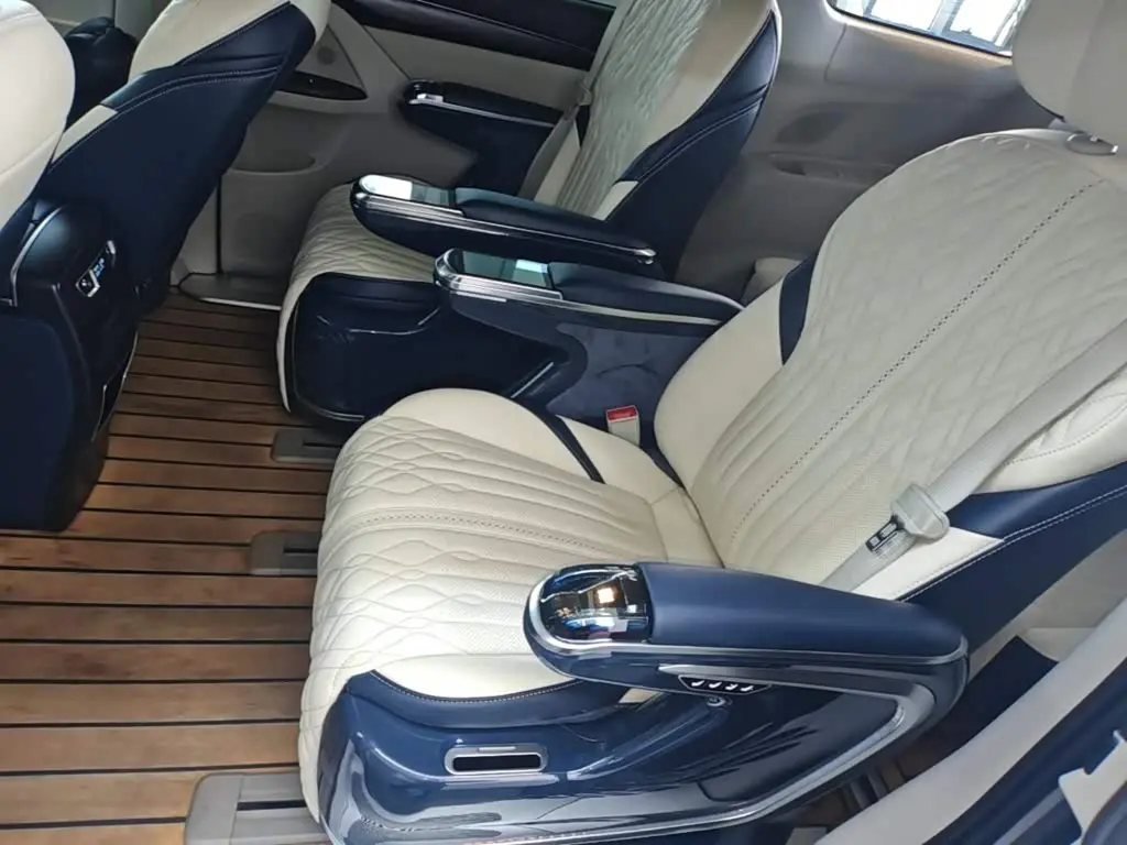 Buick GL8 2020 — Photo 17/20