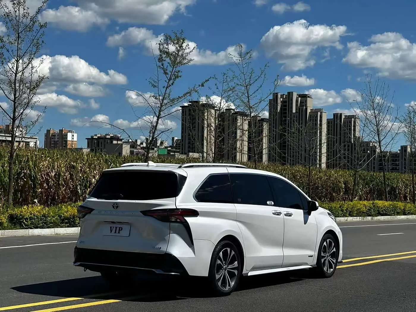 Toyota Granvia 2023 — Photo 7/9