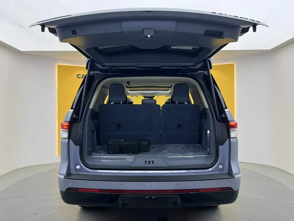 Lincoln Navigator 2022 — Photo 13/20