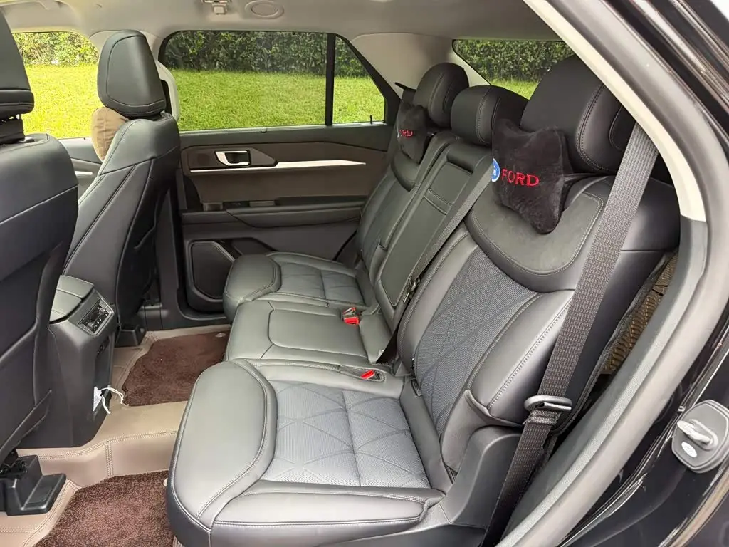 Ford Explorer 2026 — Photo 12/14