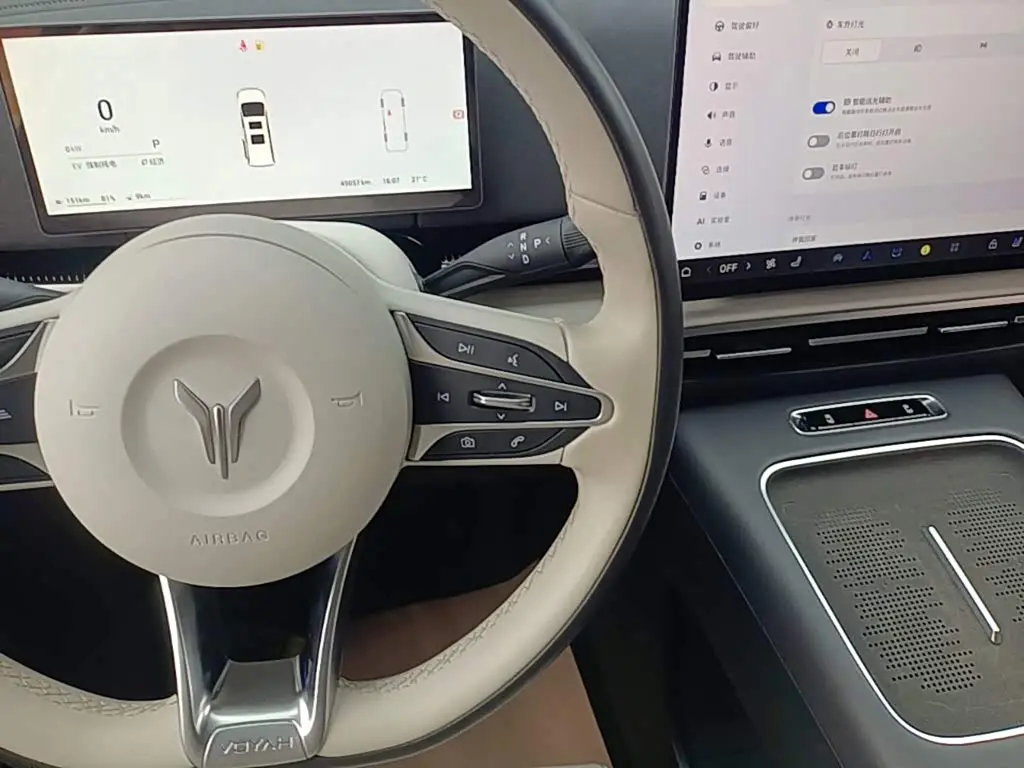 Voyah Auto Voyah Dreamer 2025 — Photo 13/19