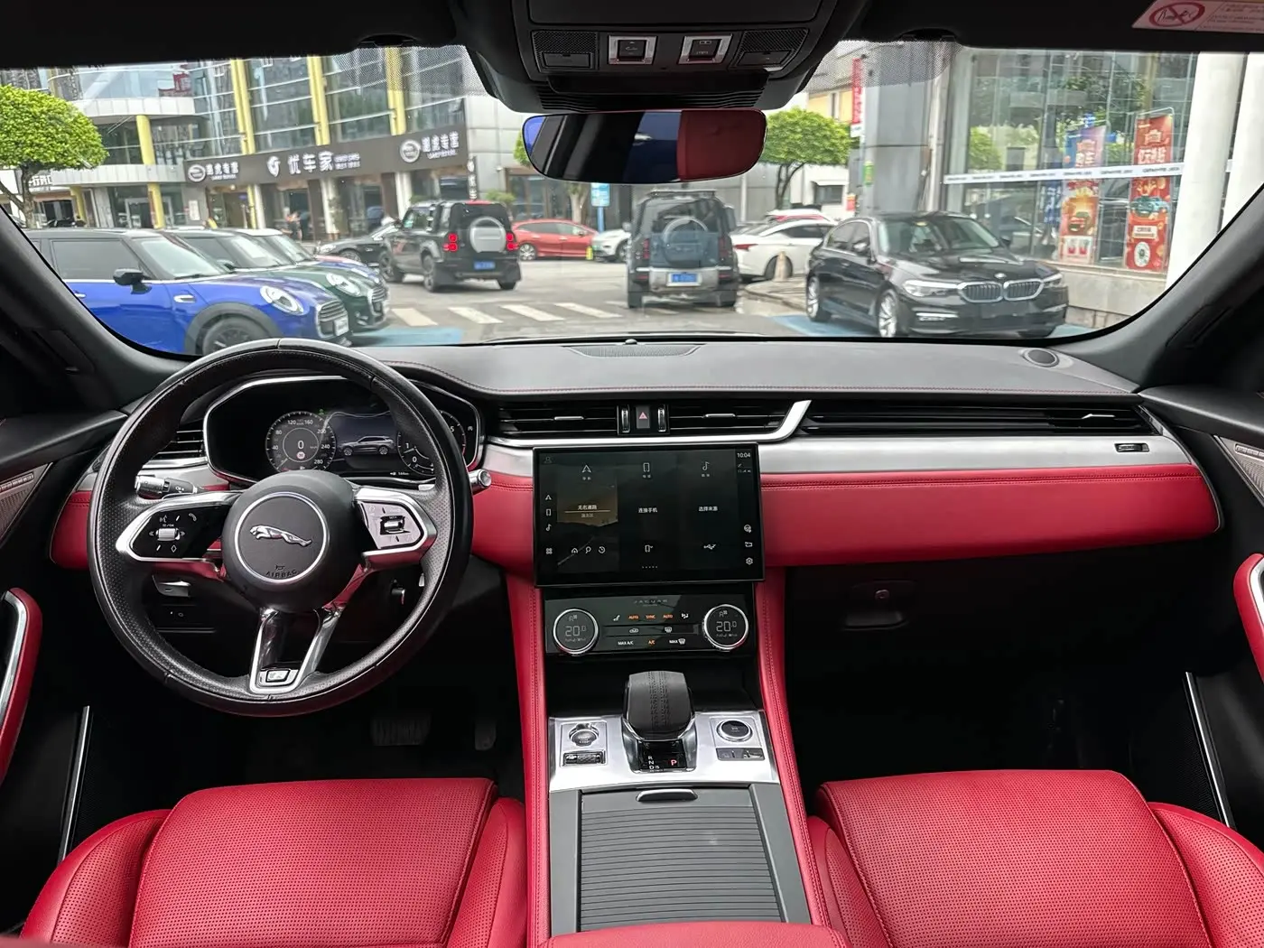 Jaguar F-PACE 2021 — Фото 15/20