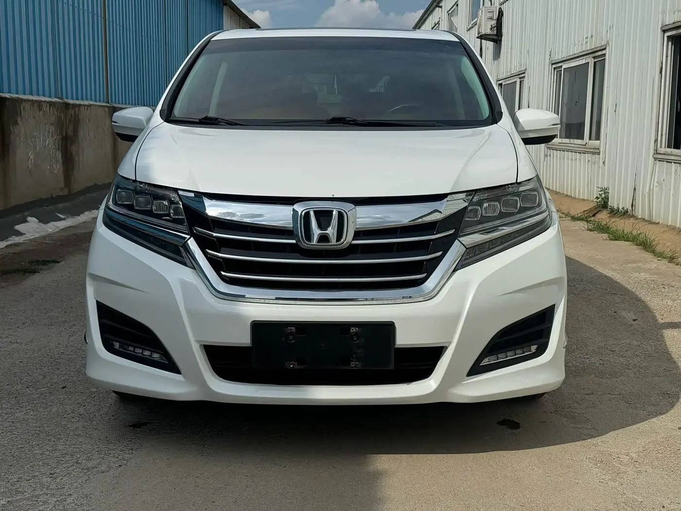 Honda Elysion 2017 — Photo 2/9