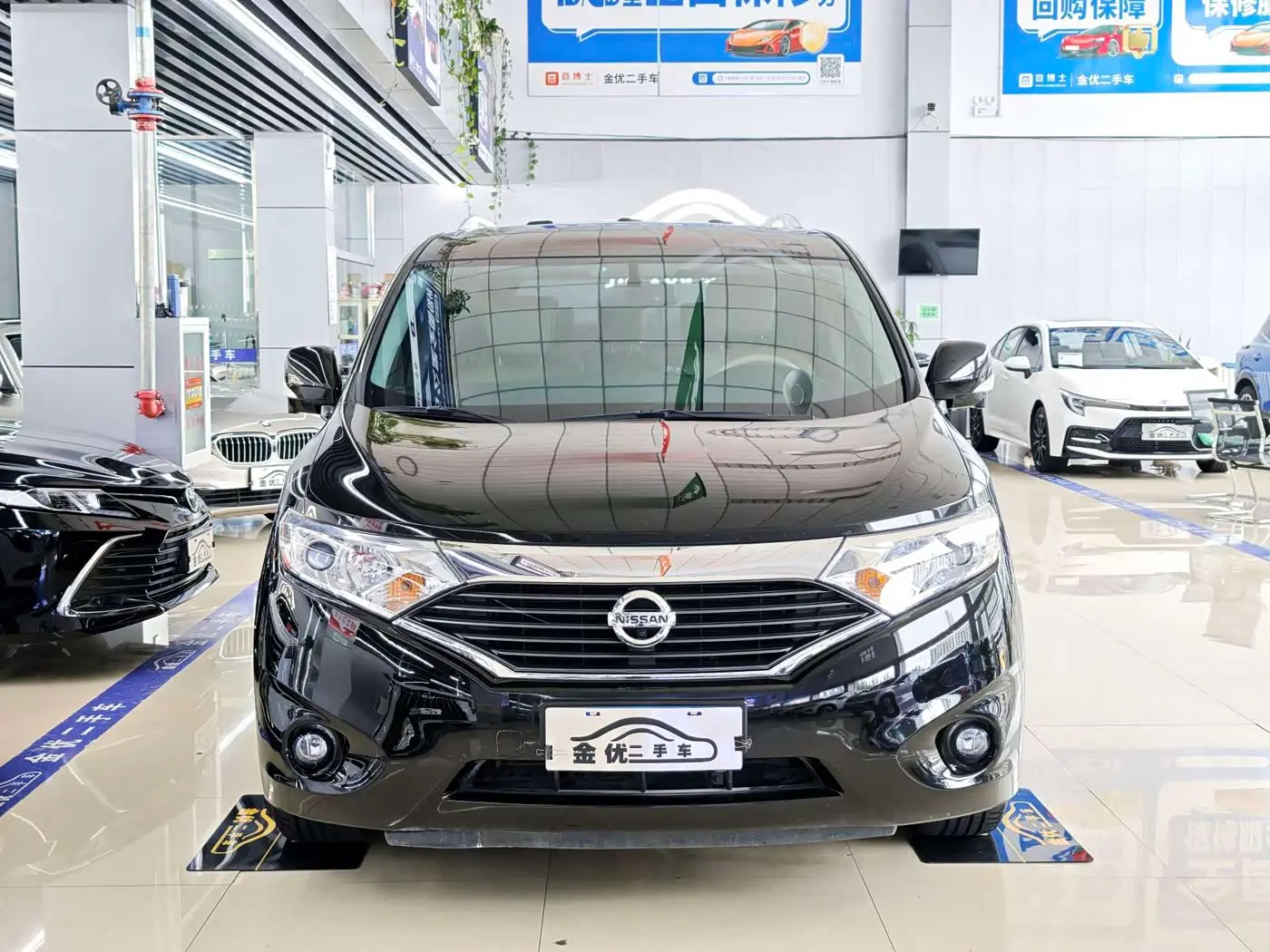 Nissan Quest 2017 — Photo 2/11