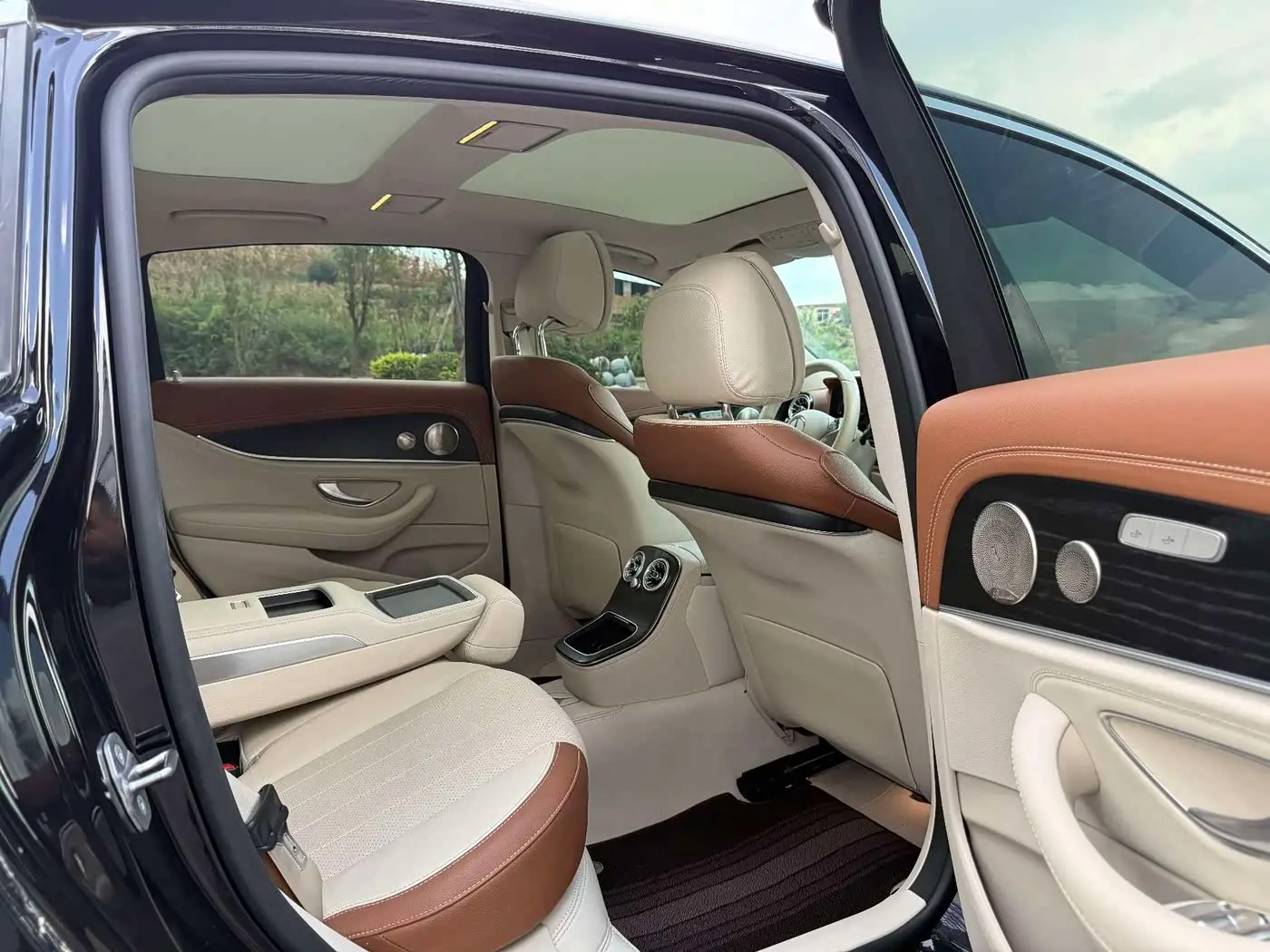 Mercedes-Benz E-Class New Energy 2022 — Photo 6/15