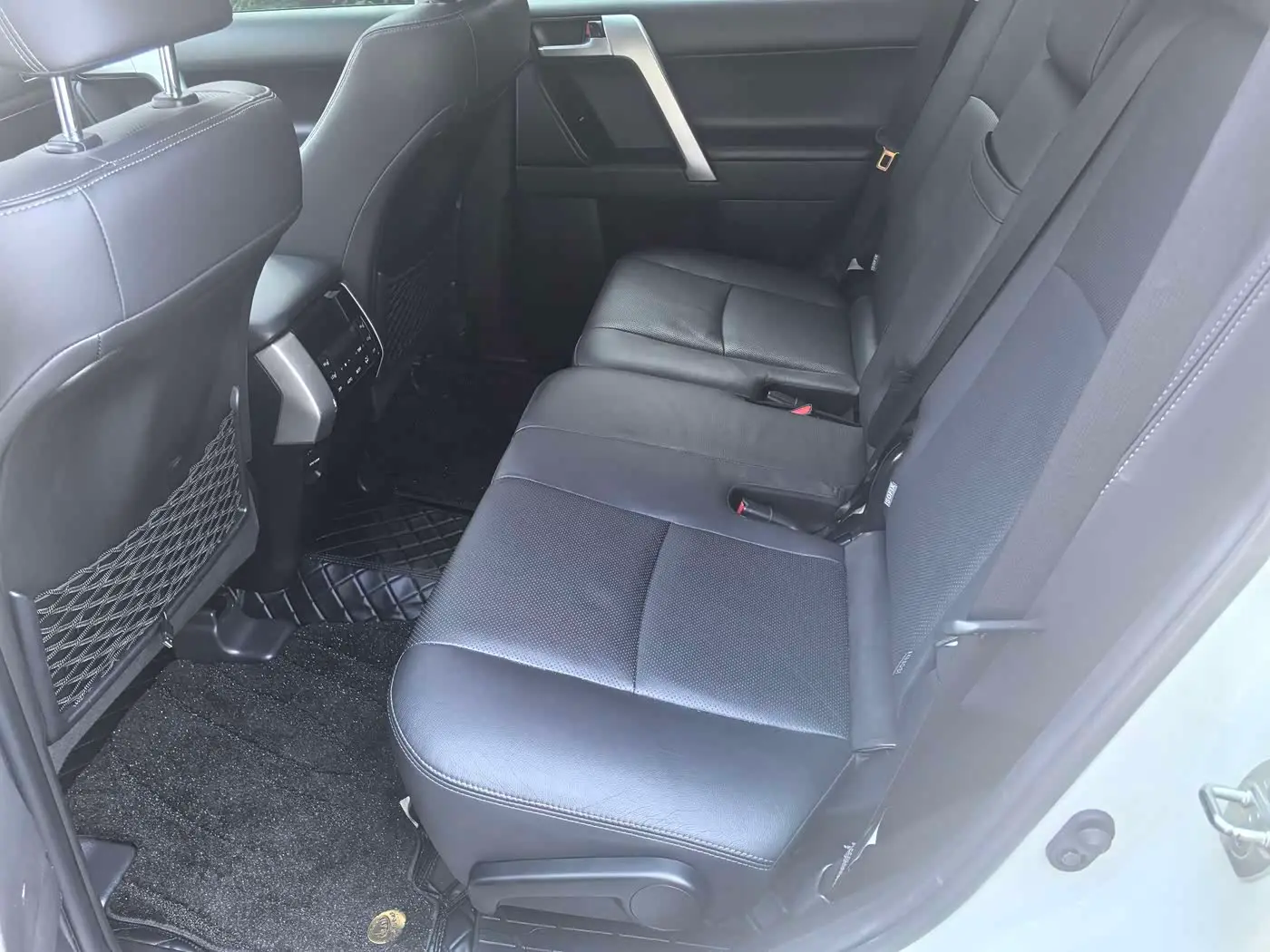 Toyota Prado 2019 — Photo 10/16