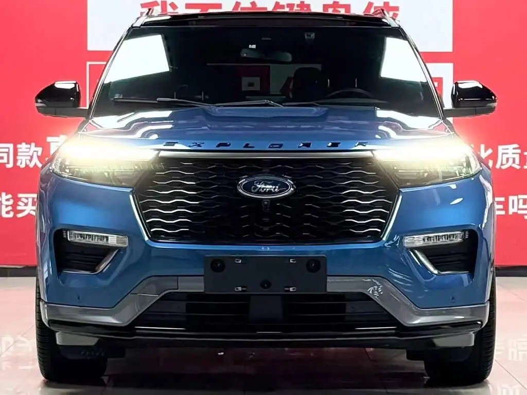 Ford Explorer 2021 — Photo 3/9