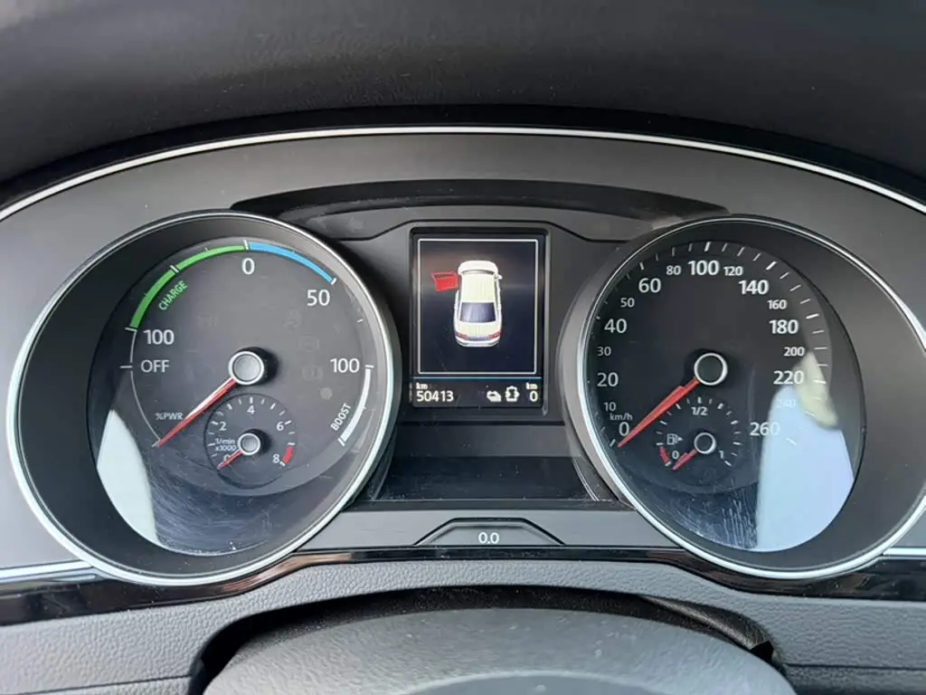 Volkswagen Magotan GTE Plug-in Hybrid 2021 — Photo 11/11