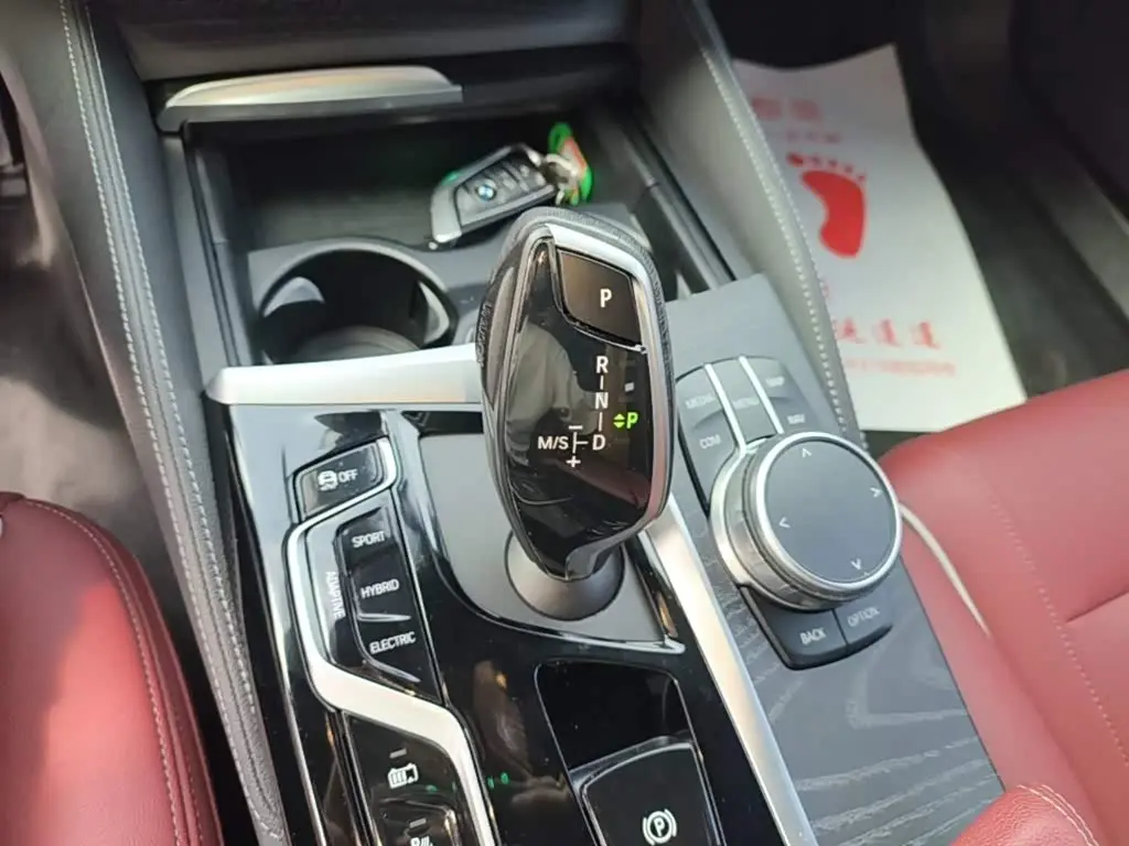 BMW 5 Series New Energy 2021 — Фото 14/20