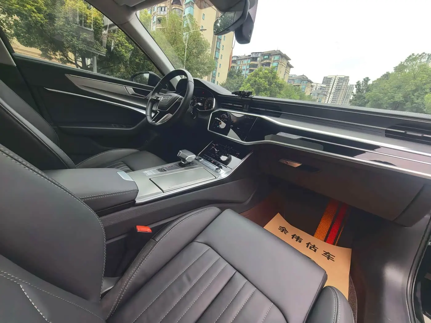 Audi A6L 2023 — Photo 12/16