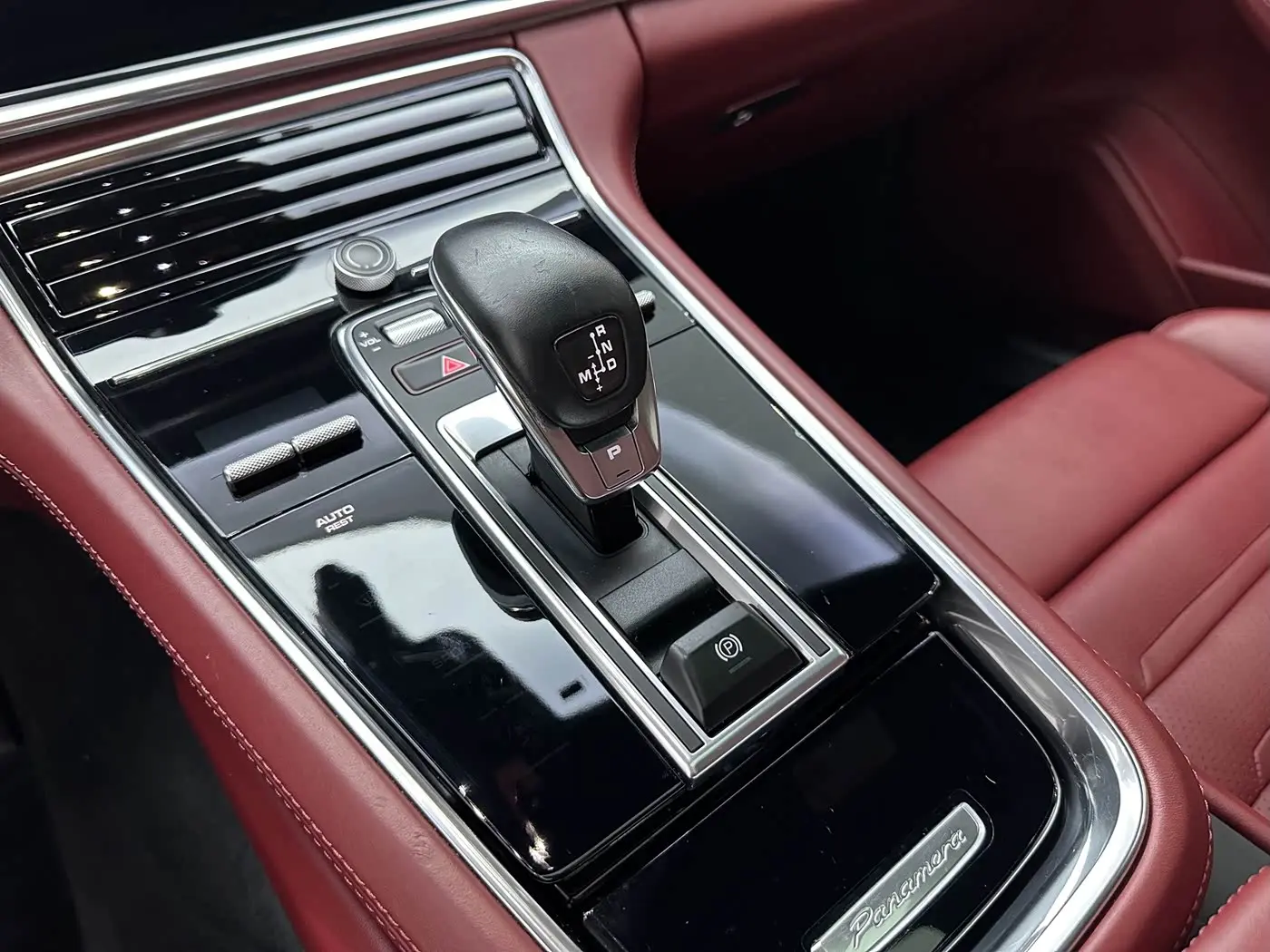 Porsche Panamera 2021 — Photo 6/20