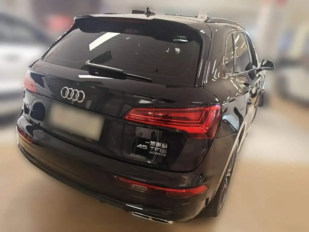 Audi Q5L 2024 — Photo 9/19