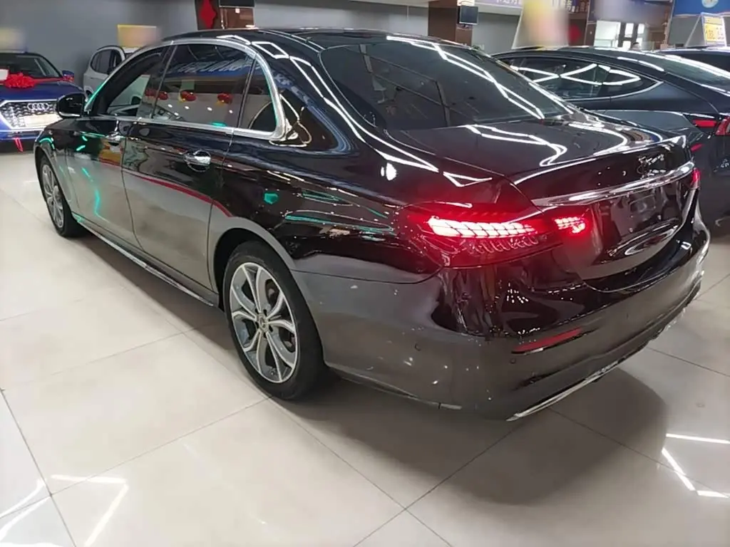Mercedes-Benz E-Class 2021 — Photo 4/19
